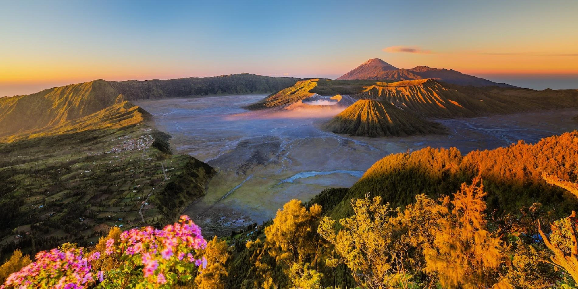 Templos y volcanes de Java